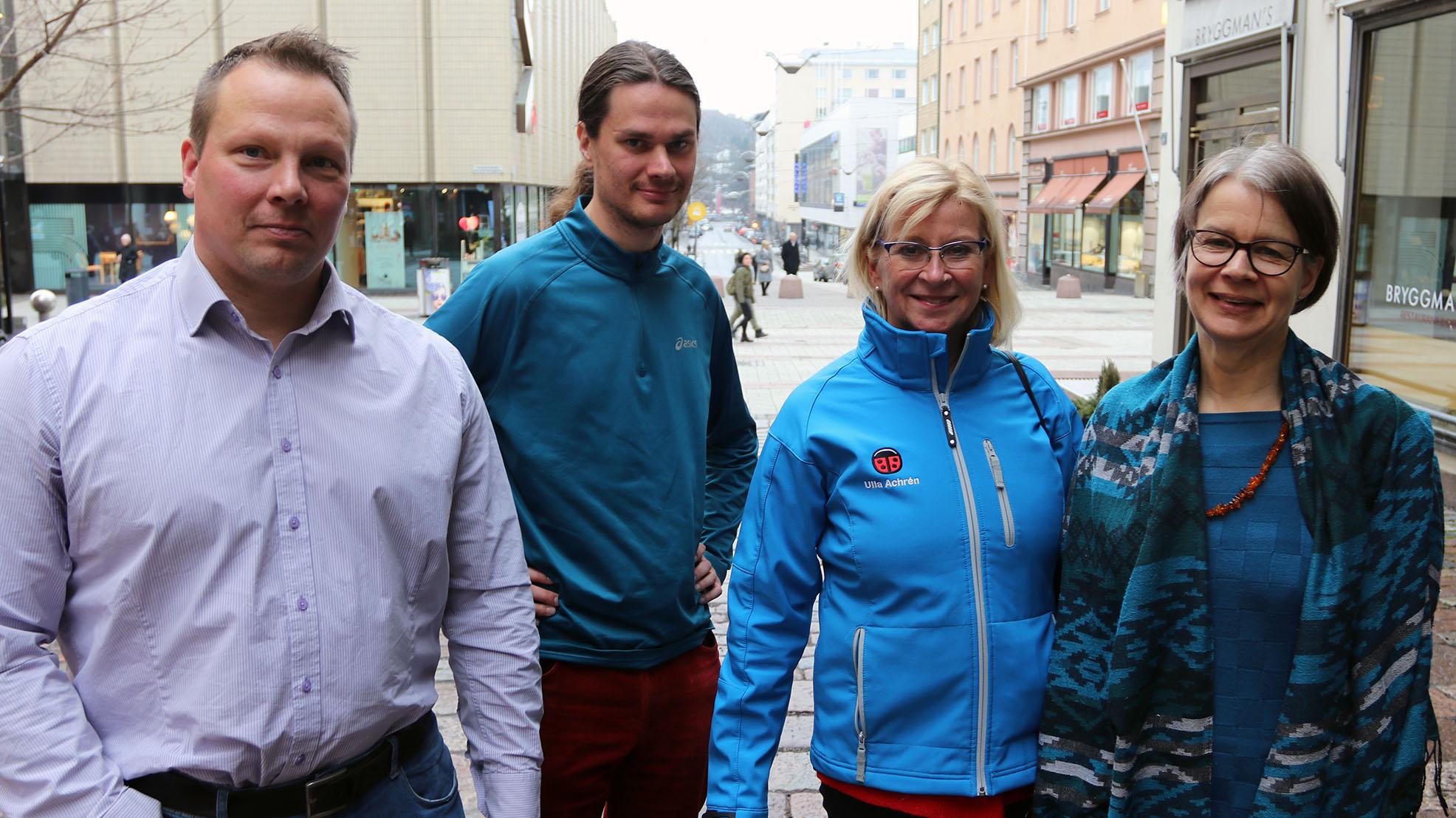 Kandidater från fyra partier debatterade i samband med FFCs tvärfackliga kurs i Åbo