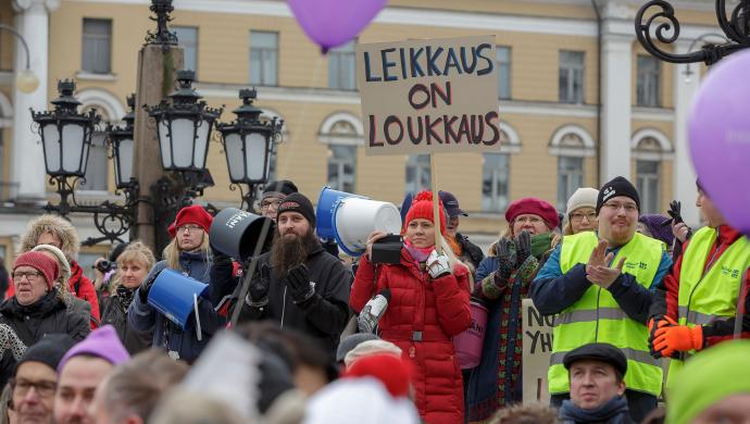 Ääni työttömälle -mielenilmaus aktiivimallia vastaan järjestettiin Helsingin Senaatintorilla 2. helmikuuta 2018. Kuva: Patrik Lindström / SAK