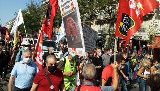 Ammattiliitot osoittivat mieltä Pariisissa syyskuussa 2020 koronairtisanomisia vastaan