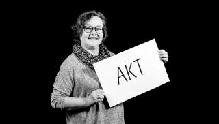 Palkkasihteeri Katri Höök, AKT.