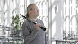 Patrik Stenström spelar klarinett i Nationaloperans orkester