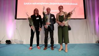 SAK:n edustajiston puheenjohtajistoon valittiin Mika Byman, Jarmo Markkanen ja Annika Rönni-Sällinen. Kuva: Patrik Lindström