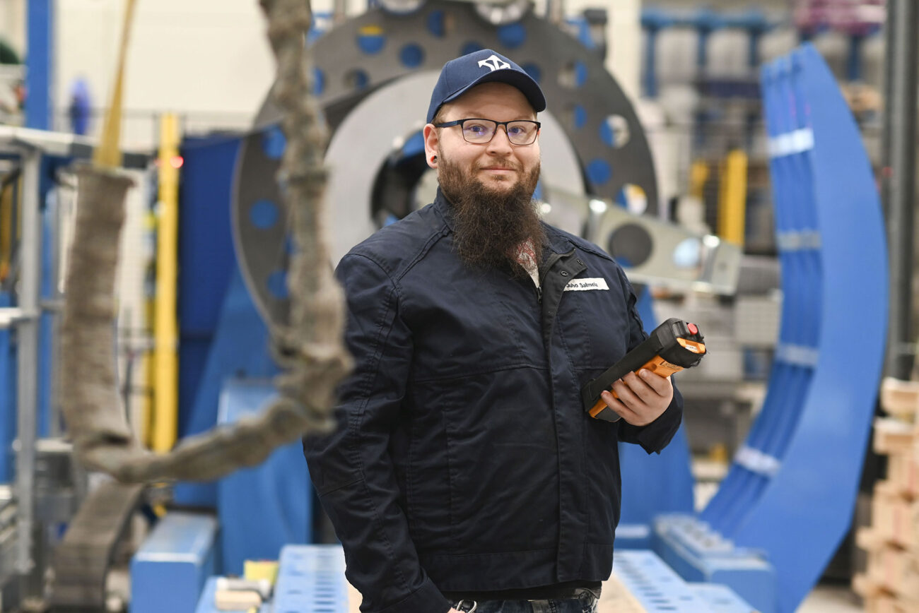 Puolivartalokuva Juho Salmelasta.