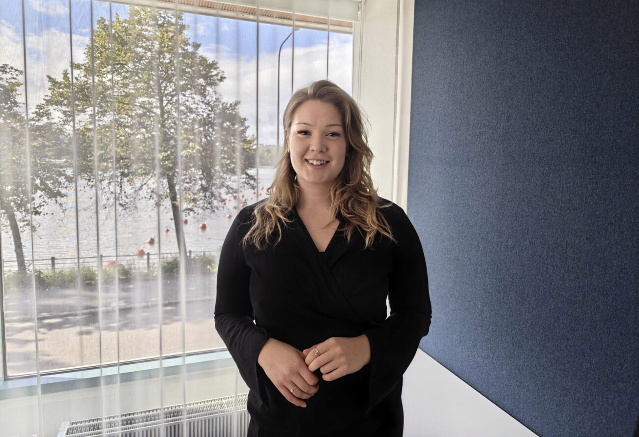 Puolivartalokuva Aurora Ruotsalaisesta.