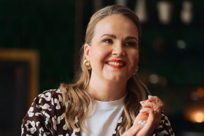 Kasvokuva Liisa Holmasta