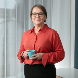 Puolivartalokuva Jaana Ylitalosta.