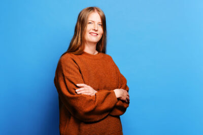 Puolivartalokuva Tiina-Emilia Kaunistosta.