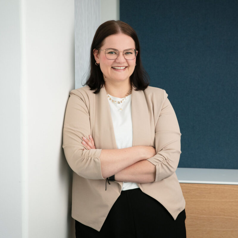 Tuuli Glantz puolivartalokuvassa.
