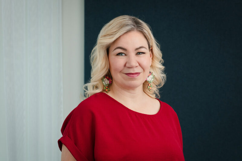 Marjo Pihlajaniemen kasvokuva.